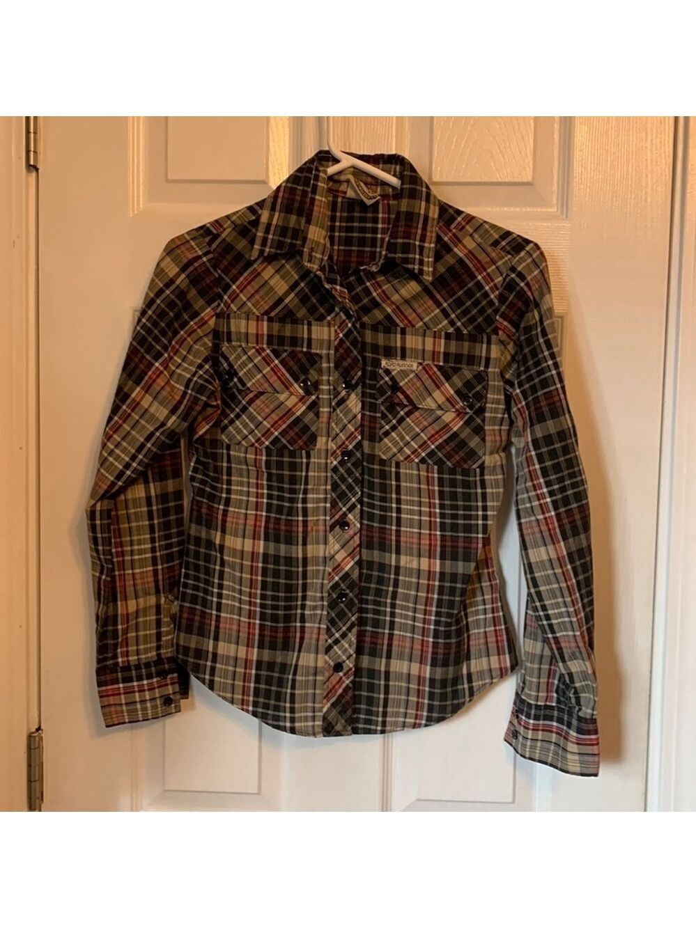 Small Fitted plaid button up shirt
